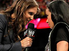 AJ·李羞辱斯蒂芬妮《RAW 2013.6.18》
