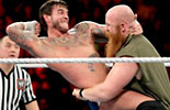 朋克&蛋妞 vs 怀亚特家族《RAW 2013.11.26》