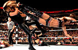 WWE女子六人大战《RAW 2013.12.3》