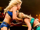 WWE女子撕衣-内衣肉搏赛：夏洛特vs贝莉-NXT摔角2014年9月18日 - 狂野角斗士