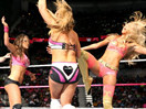 WWE女子撕衣-内衣肉搏赛：尼基贝拉&萨莫雷&卡梅隆&vs布里贝拉&娜达