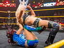 WWE女子撕衣-内衣肉搏赛：夏洛特vs莎莎vs贝莉-NXT摔角2014年12月4日 - 狂野角斗士