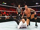 【中文解说】WWE毒蛇出动强弱不等赛！兰迪奥尔顿单挑赛斯罗林斯&双J保镖