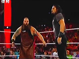 【中文解说】WWE罗门伦斯揍邪魔！罗曼雷恩斯强势出场穷追猛打布雷怀亚特(2