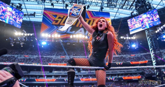 燃炸！贝基林奇重回WWE秒杀比安卡