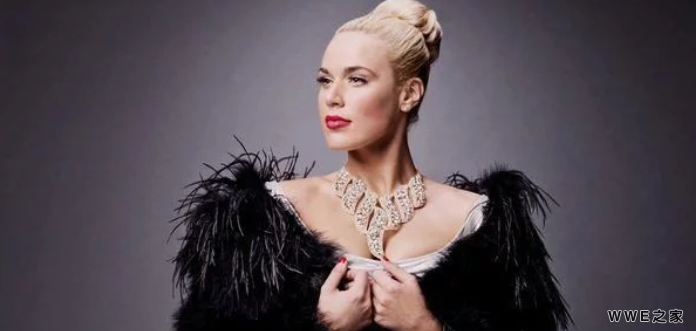 <b>她是WWE的“俄罗斯女神”出生豪门的故事</b>