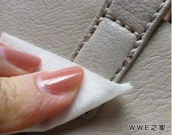皮包被染色了妙招巧解决