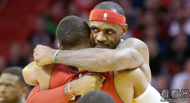 詹姆斯穿热火时期号码上演背扣