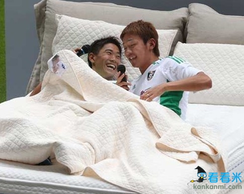 日本太太团私密照曝光 本田娇妻甜美香川女友气质(图）