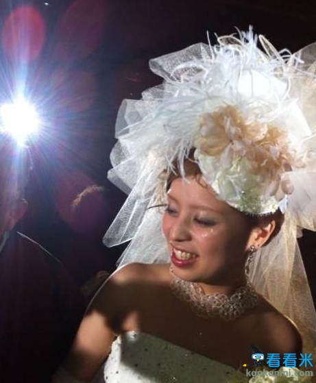 日本太太团私密照曝光 本田娇妻甜美香川女友气质(图）