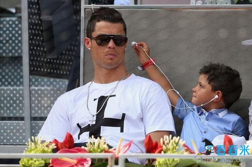 纳达尔完胜涅米宁进马德里赛8强 C罗带儿子助阵红土王