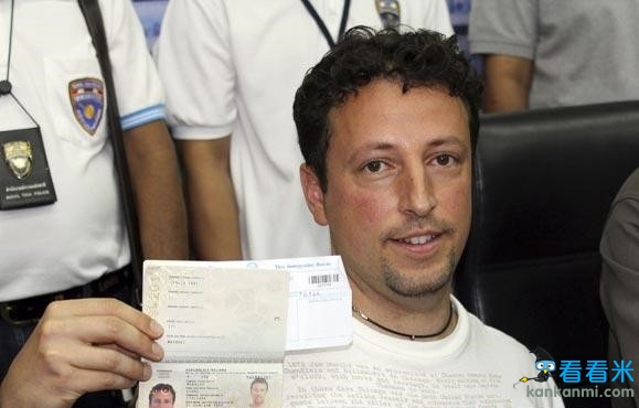 客机现更多可疑护照 意大利男子现身泰国酷似贝尼特斯/图