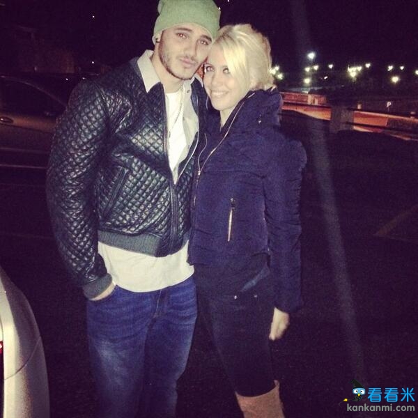 伊卡尔迪女友自曝床照 国米前锋全裸出镜秀恩爱