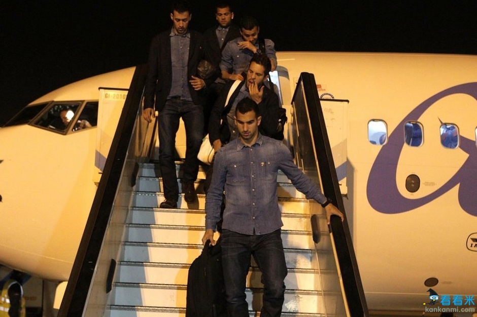 巴萨输弱旅球迷倒戈喊滚蛋 梅西黑脸