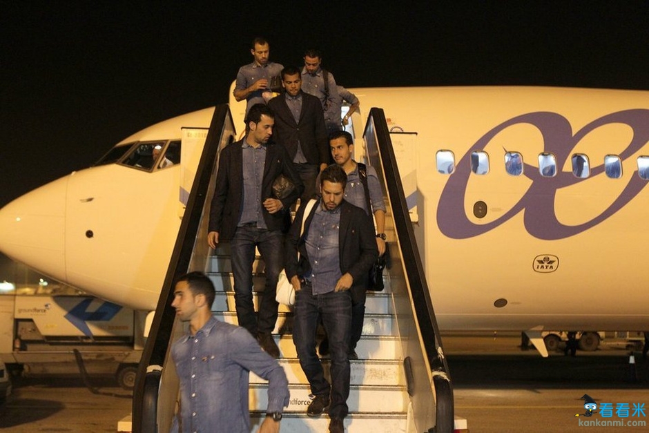 巴萨输弱旅球迷倒戈喊滚蛋 梅西黑脸