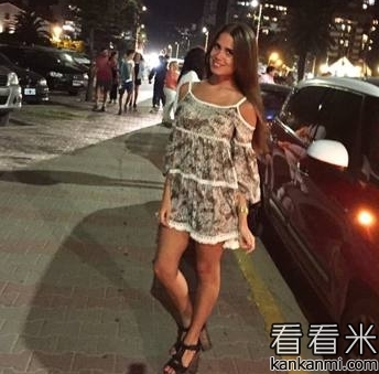 迪巴拉女友曝光 性感的博卡狂热粉丝
