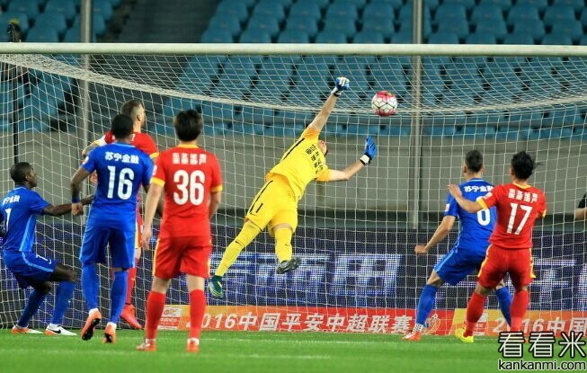 中超-特谢拉助任航吉翔建功 苏宁2-0亚泰